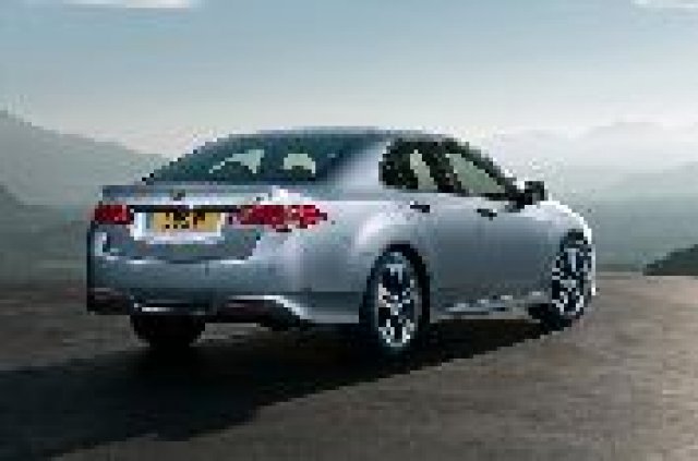 Honda пуска модернизиран Accord 