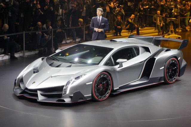 Lamborghini ще прави Veneno кабрио