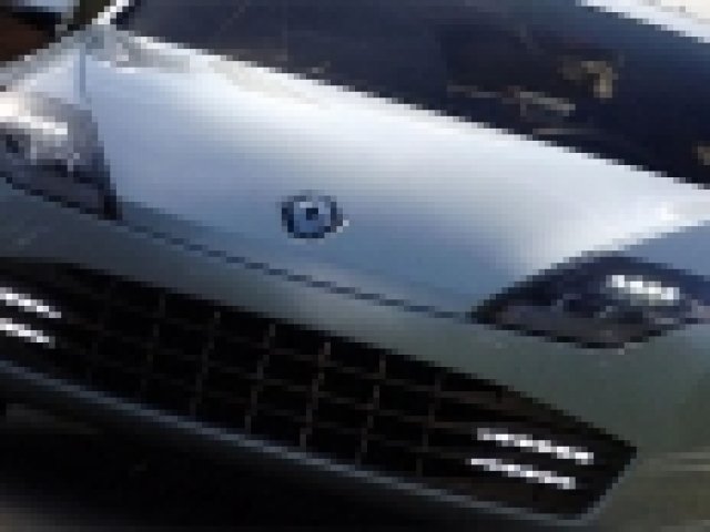 Групата Renault трупа загуби