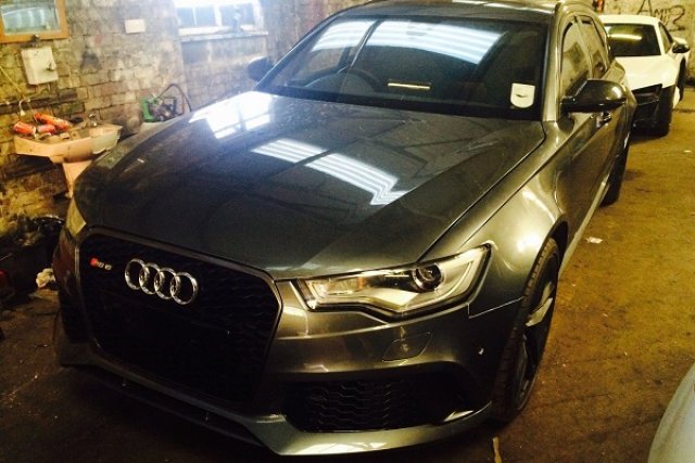 Скрападжия продава счупеното Audi на Бекъм
