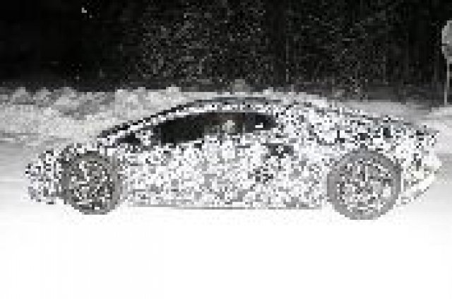 Шпионски снимки от новия суперавтомобил на Lamborghini