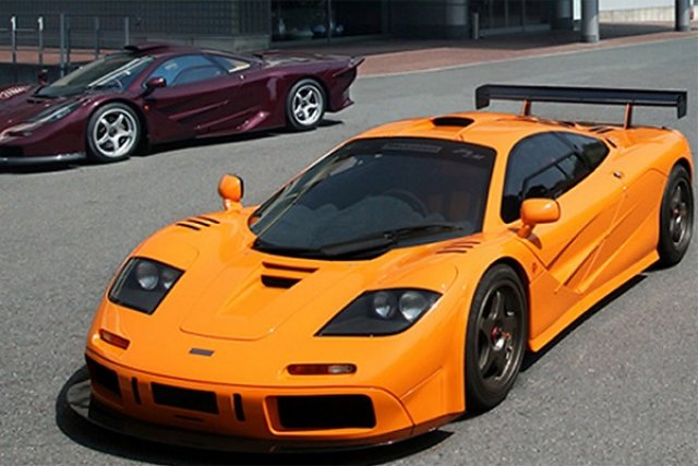 Анонимен богаташ продава цял куп редки автомобили