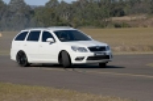 Кой казва, че Octavia Combi е само за багаж?