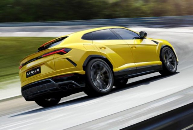 Lamborghini Urus атакува рекорда на „Нюрбургринг” напролет
