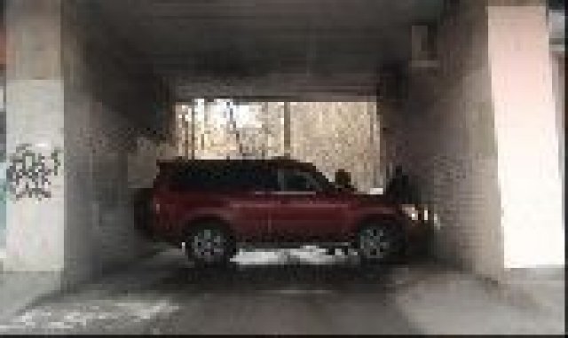 Остин Пауърс паркирал Pajero в Русия?