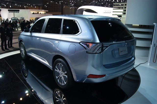 Mitsubishi показа какъв ще бъде следващият Outlander