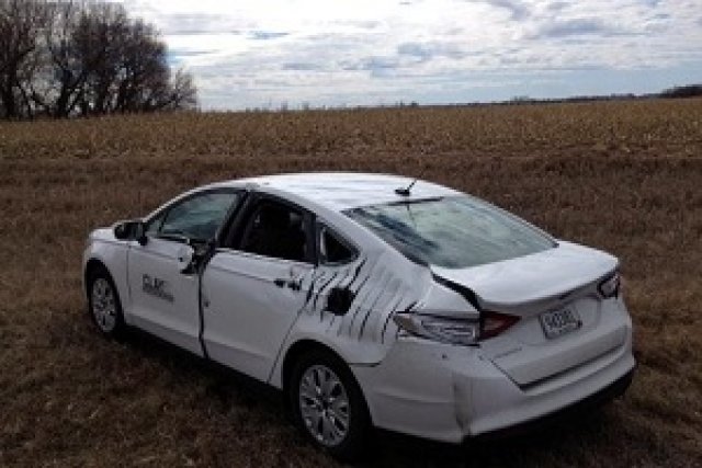 Самолет се вряза в новото Mondeo