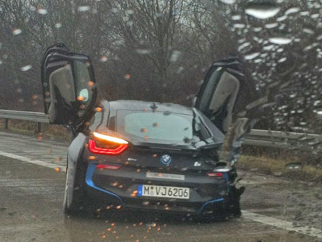 BMW i8 катастрофира в Германия