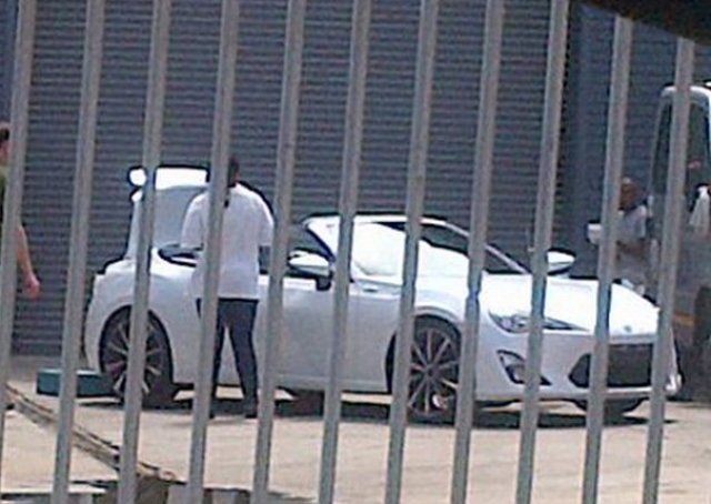 Щракнаха кабриото Toyota GT 86