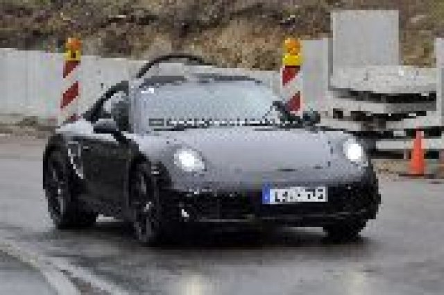 Шпионски снимки от кабриолета на Porsche 911