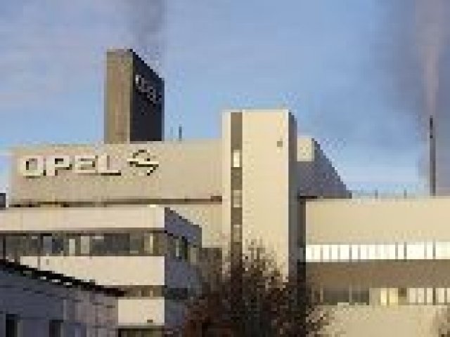 Opel намалява производството 
