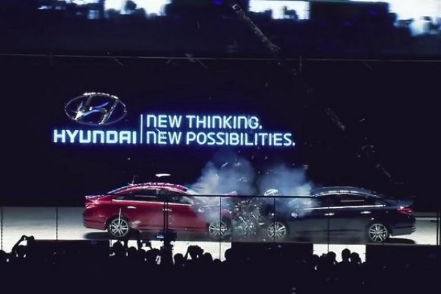 Краш тест на сцената