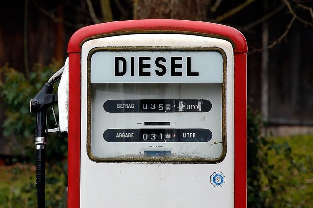 Великобритания също тръгва срещу дизела