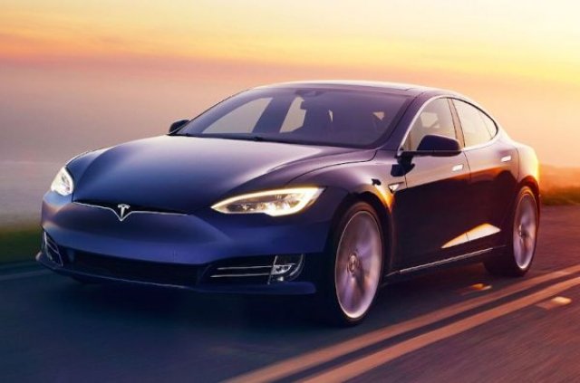 Tesla Model S измина 539 км с едно зареждане