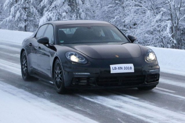 Следващото Porsche Panamera ще е готово след година