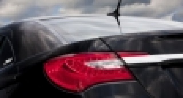 Chrysler започна с тийзърите от новия си модел 200