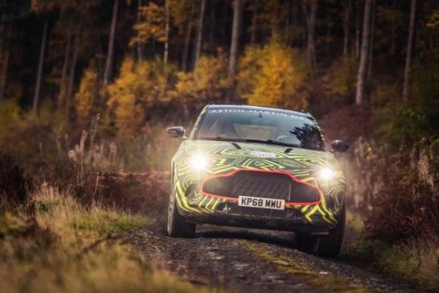 Aston Martin тества първия си кросоувър (ВИДЕО)