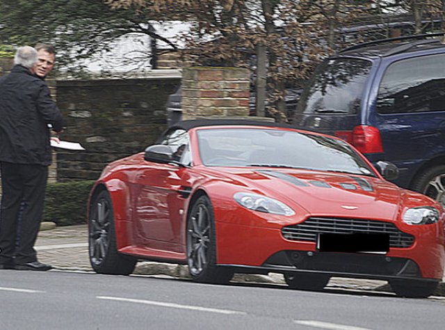 Даниел Крейг се прави на Джеймс Бонд