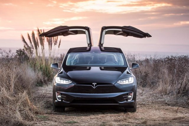 Ford си купиха Telsa Model X на солена цена