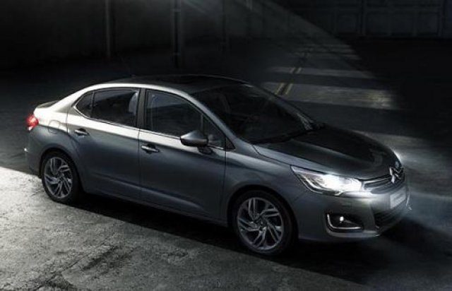 Първи снимки на Citroën C4 Sedan