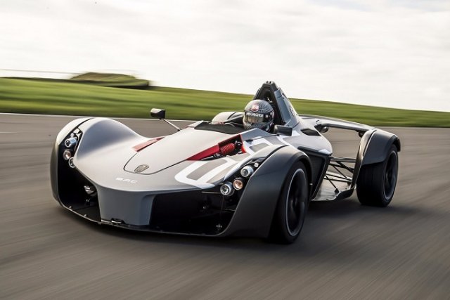 BAC Mono се оказа по-бърз от McLaren P1 GTR на писта