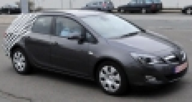 Шпионски снимки от Opel Astra комби