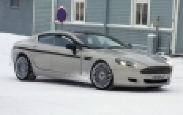 Нови неофициални снимки на Aston Martin Rapide