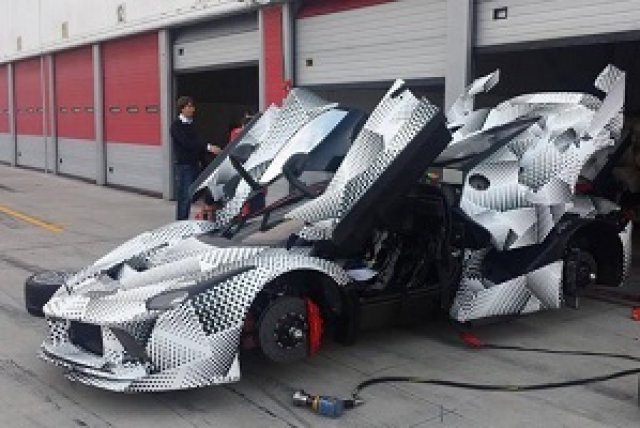 Започнаха изпитанията на суперхибрида LaFerrari XX