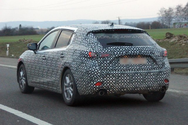 Шпионски снимки на следващата Mazda3
