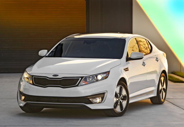 Kia Optima Hybrid влиза в Европа срещу 28 995 евро