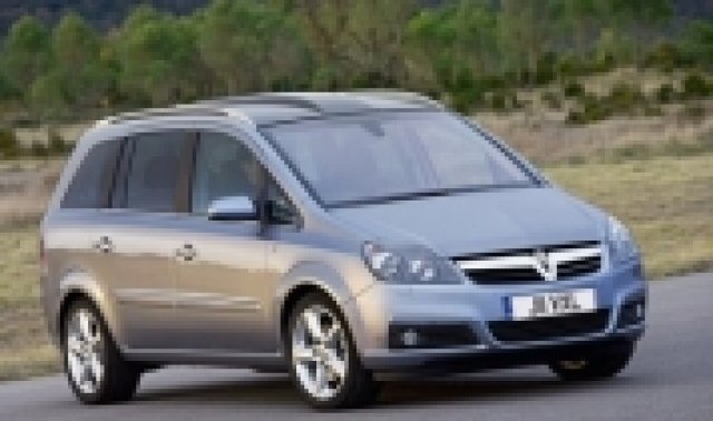 Кой продаде най - много през Април