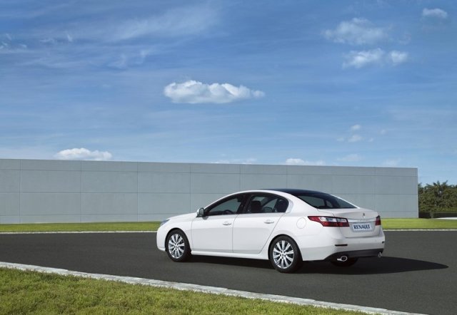 Renault погребва плановете си за луксозна кола