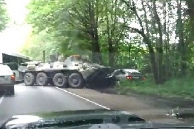 БТР предизвика катастрофа в Русия