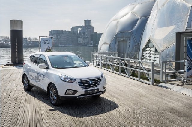 Hyundai захранва с ток цял университет