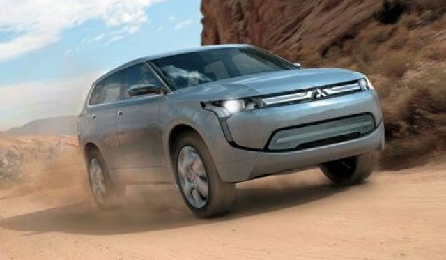 Mitsubishi Outlander Hybrid ще се появи през 2013