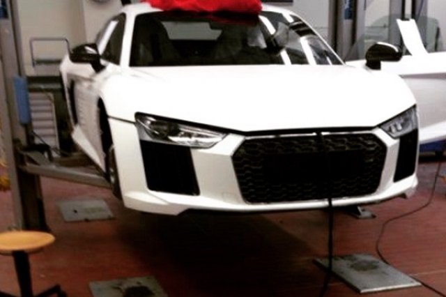 Първа снимка на новото Audi R8?