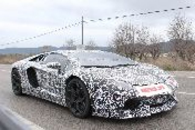 Шпионски снимки на Lamborghini Aventador
