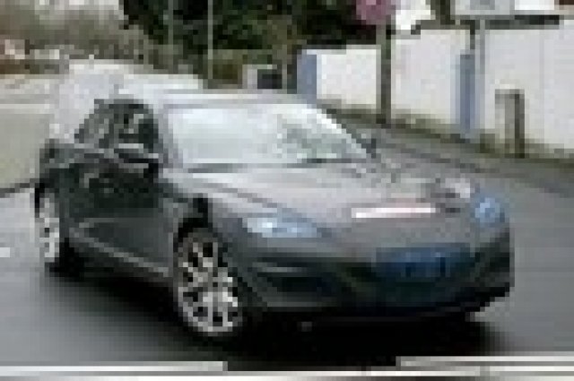 Mazda обновявя спортното купе RX-8