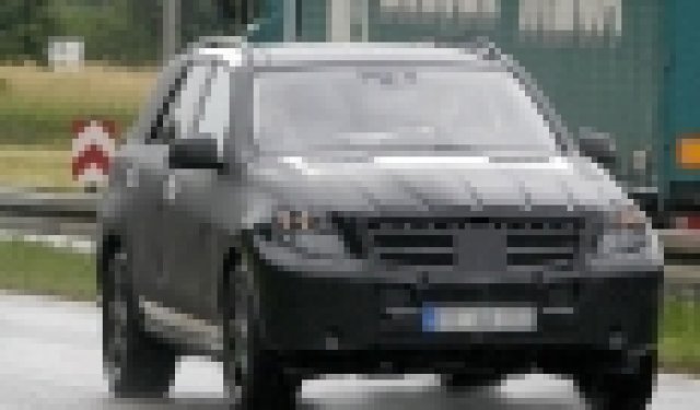 Mercedes вече тества МL 2012
