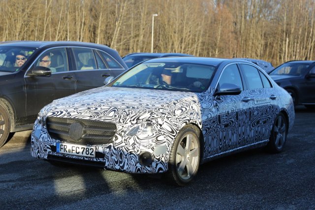 Mercedes-Benz E-Class ще отслабне със 150 кг.