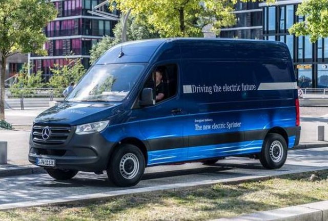 Tesla е готова да направи електрически свой Mercedes-Benz Sprinter