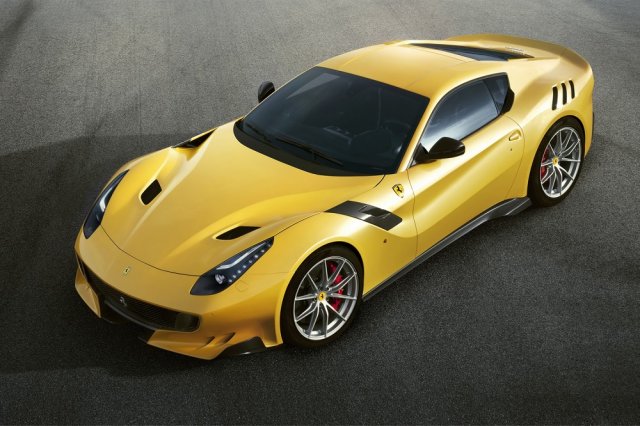 Ferrari F12tdf - 780 к.с. и четири завиващи колела