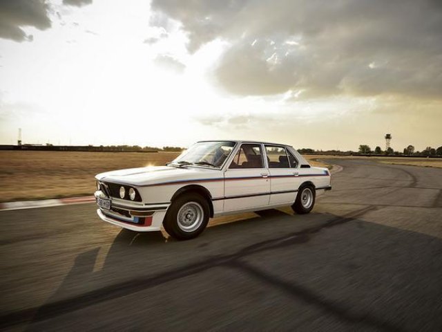 BMW реставрира рядко 530 MLE