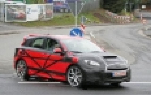 Шпионски снимки на хечбека Mazdaspeed 3