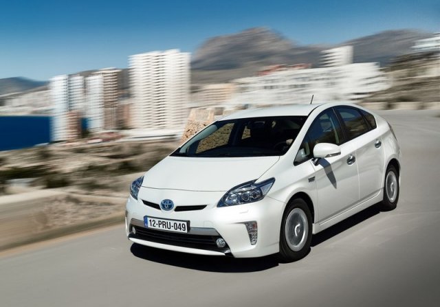 През 2012 година колите са били с 0.5 литра по-икономични