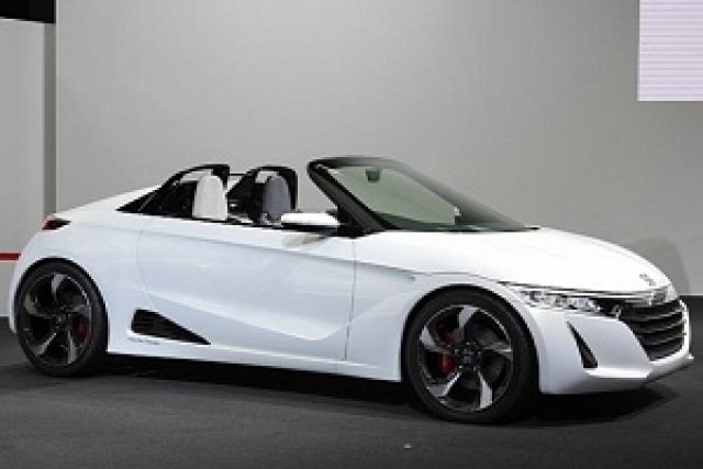 Honda пуска в серия роудстъра S660