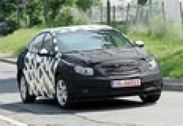 Chevrolet готви трето поколение на Nubira/Lacetti