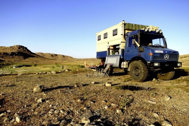 Около света с Unimog