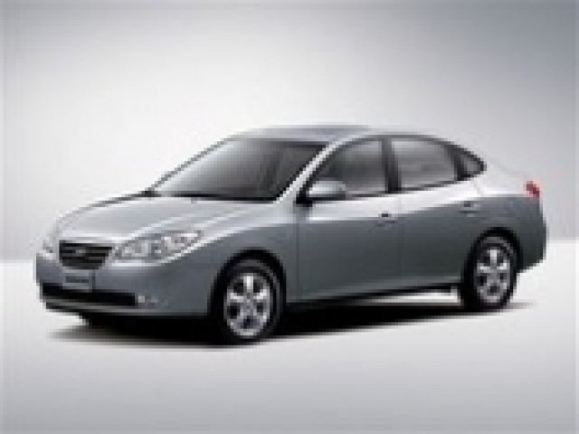 Hyundai с хибридна Elantra работеща с LPG