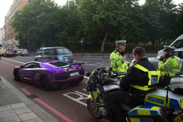 Лондонската пътна полиция на война с шейховете